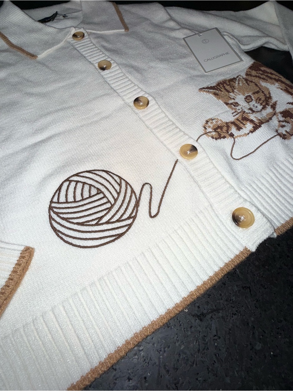 Calligraphie Playful Tabby Cat & Yarn Ball Button-Down Knit Cardigan Sweater L - Picture 3 of 9